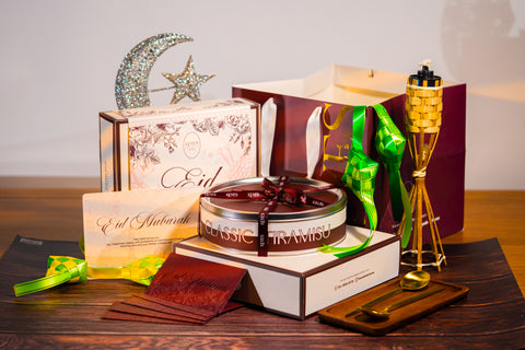 Classic Tiramisu Limited Edition Round Tin Gift Set