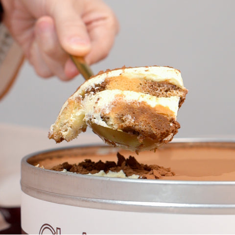 Classic Tiramisu Limited Edition Round Tin Gift Set